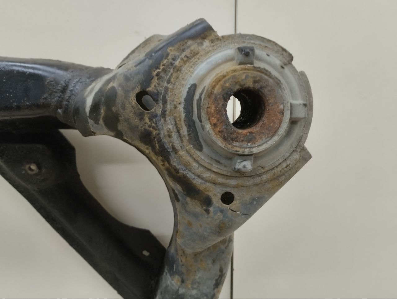 Балка подмоторная Mazda Mazda 6 (GG) 2002-2007 Балка подмоторная Mazda Mazda 6 (GG) 2002-2007