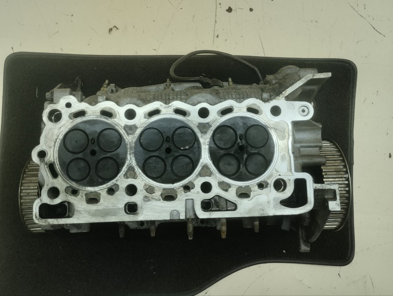 Головка блока цилиндров Land Rover Discovery 3 (L319) 2004-2009 Головка блока цилиндров Land Rover Discovery 3 (L319) 2004-2009
