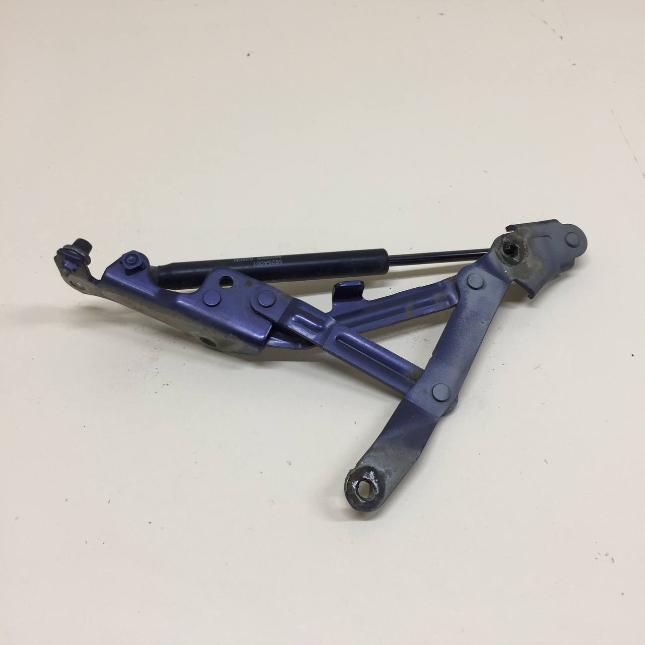 Петля крышки багажника Mitsubishi Lancer X (CX, CY) 2007> Петля крышки багажника Mitsubishi Lancer X (CX, CY) 2007>