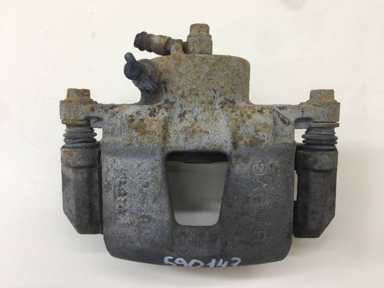 Суппорт передний правый Chevrolet Lacetti (J200) 2003-2013 Суппорт передний правый Chevrolet Lacetti (J200) 2003-2013