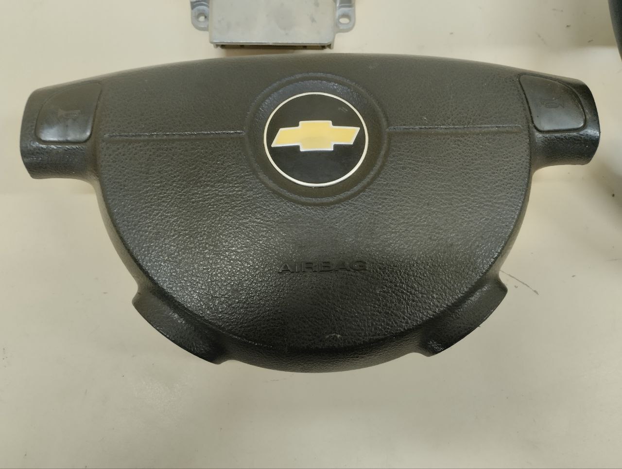 Подушка безопасности в рулевое колесо Chevrolet Aveo T250 2005-2011 Подушка безопасности в рулевое колесо Chevrolet Aveo T250 2005-2011
