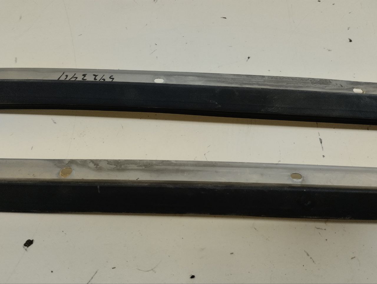 Молдинг лобового стекла Nissan Almera (N16) 2000-2006