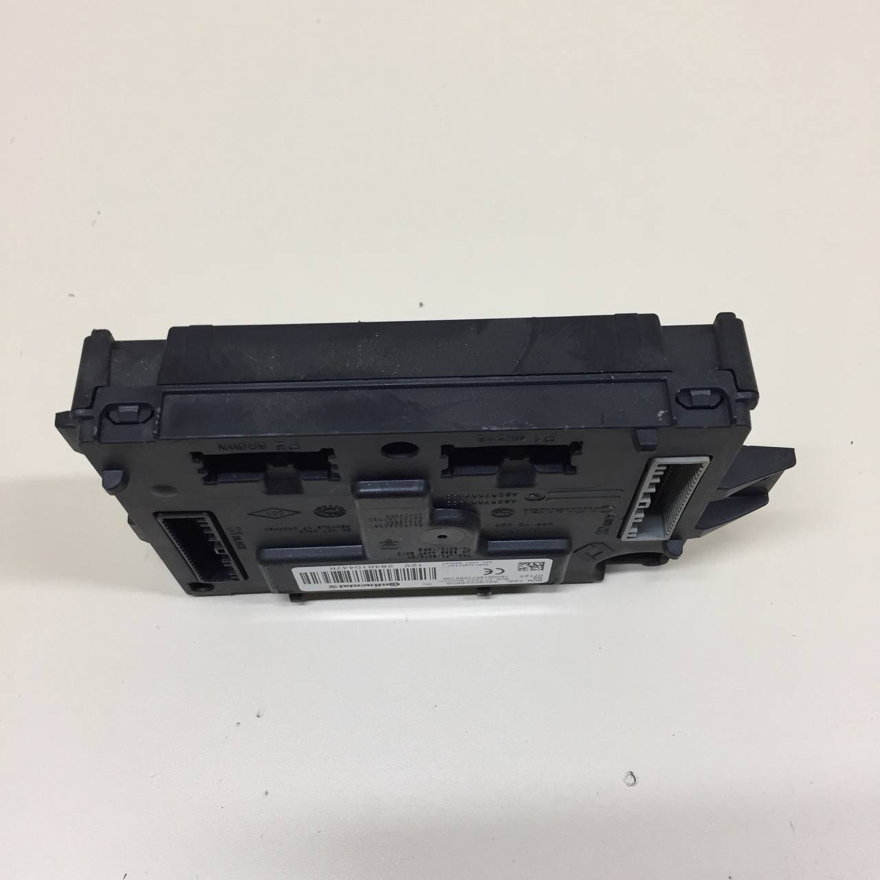 Блок комфорта Renault Duster (HSA, HSM) 2012> Блок комфорта Renault Duster (HSA, HSM) 2012>