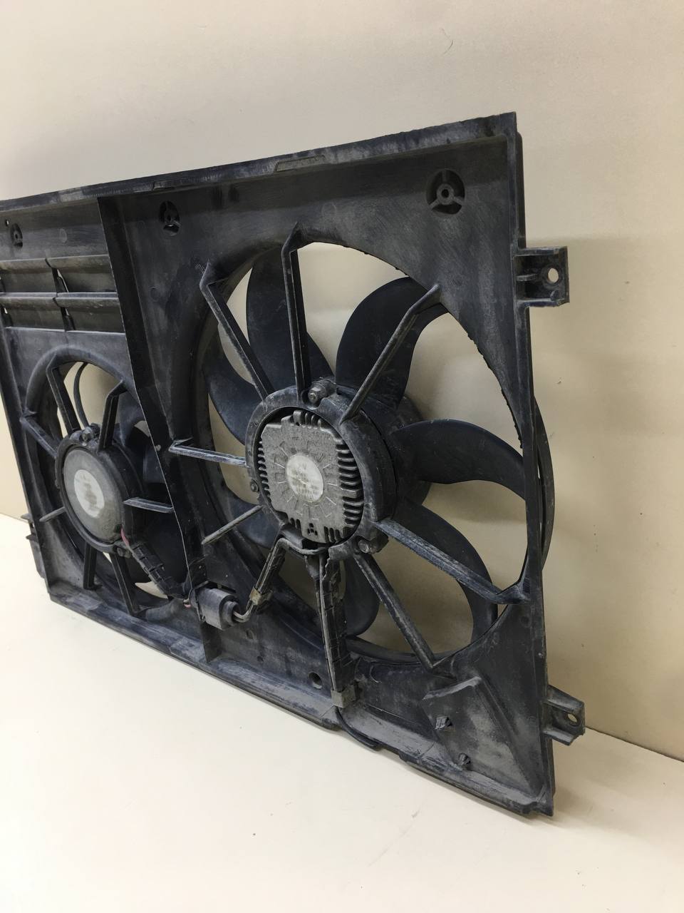 Диффузор вентилятора Volkswagen Tiguan (5N1) 2007-2011