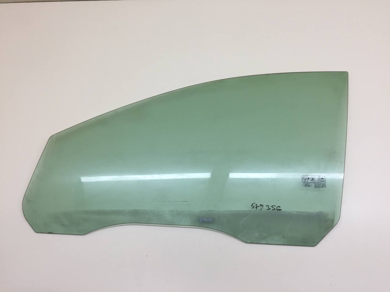 Стекло двери передней левой Ford Focus 2 (DA) 2005-2008