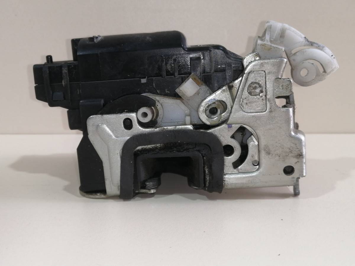 Замок двери задней правой Lada Largus 2012>