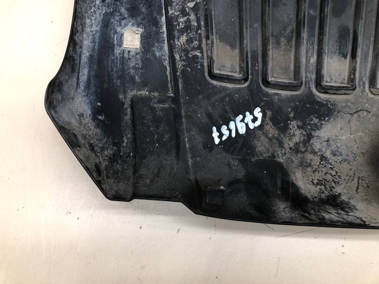 Крышка двигателя декоративная Opel Astra G 1998-2005 Крышка двигателя декоративная Opel Astra G 1998-2005