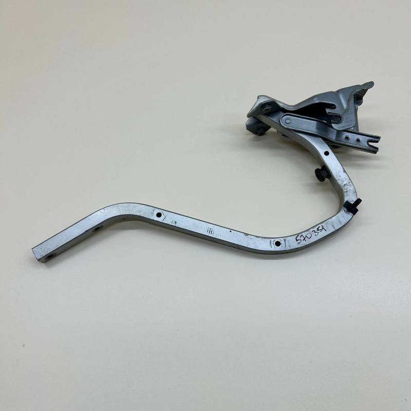 Петля крышки багажника Lada Granta 2011>