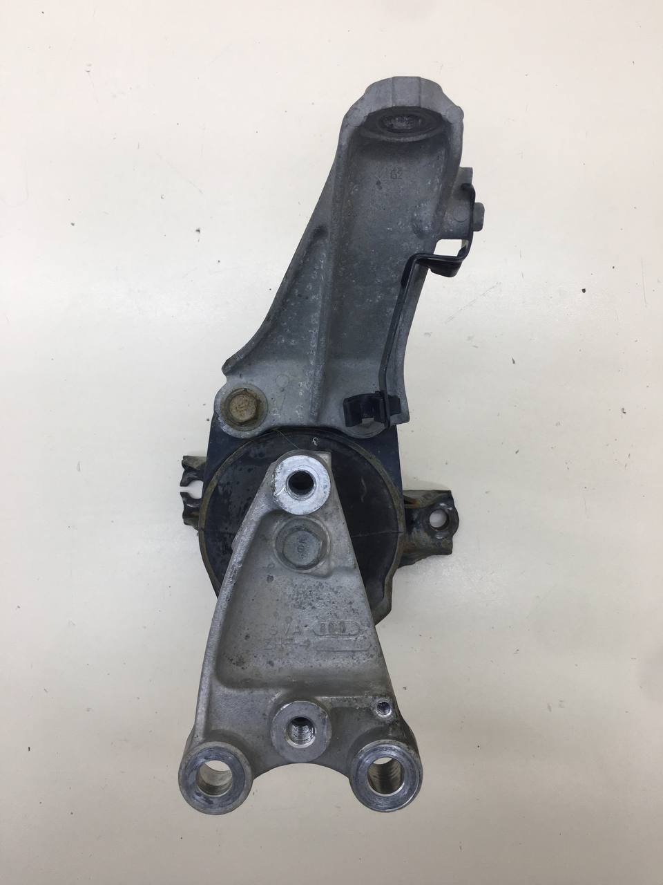 Опора двигателя правая Honda Civic 4D 2006-2012