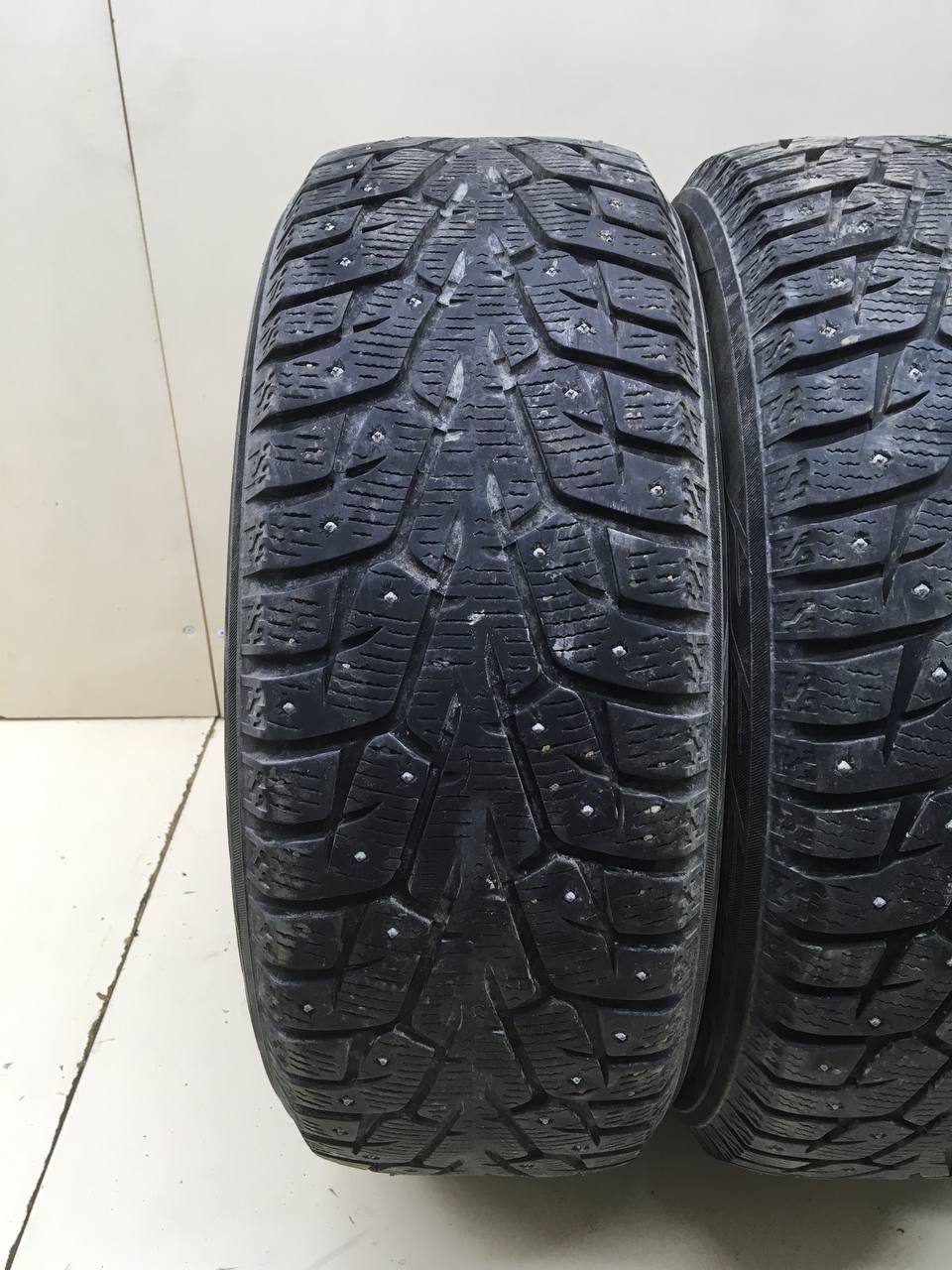 Шины к-кт R18 Зимние шипованные Yokohama Ice Guard