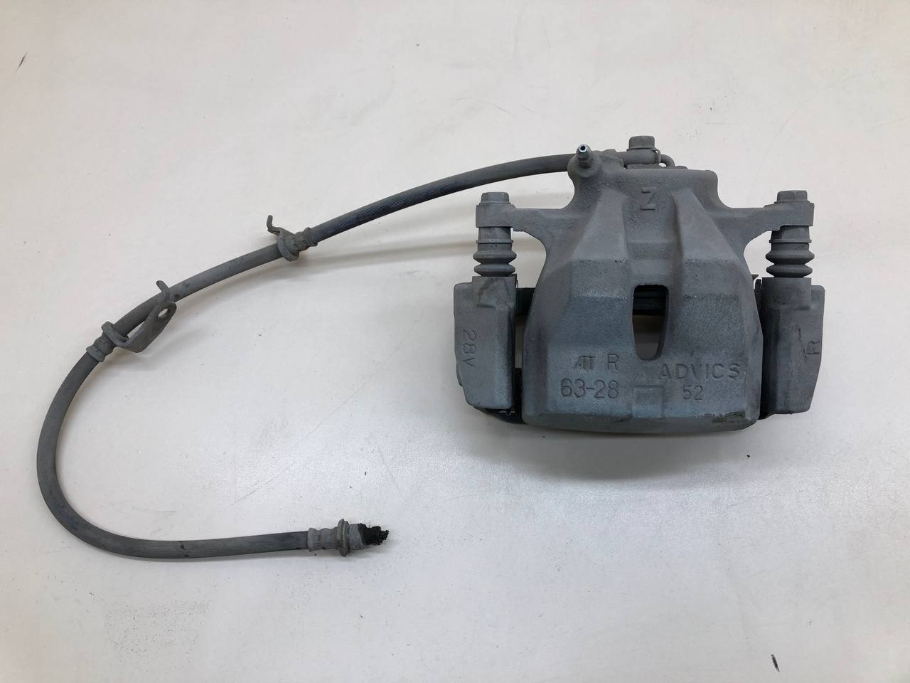 Суппорт передний правый Toyota Rav 4 (A30) 2006-2013
