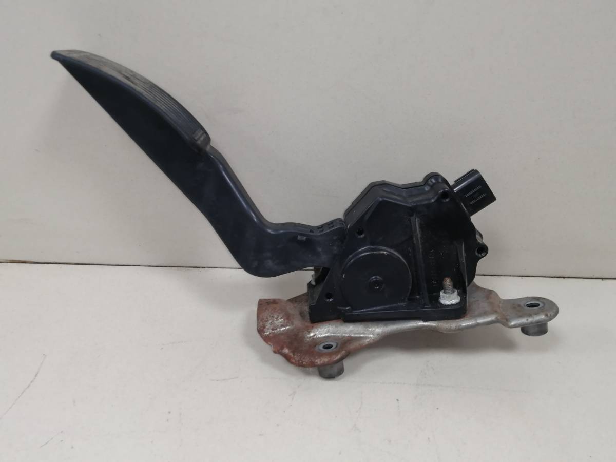 Педаль газа Mazda CX-7 (ER) 2006-2012
