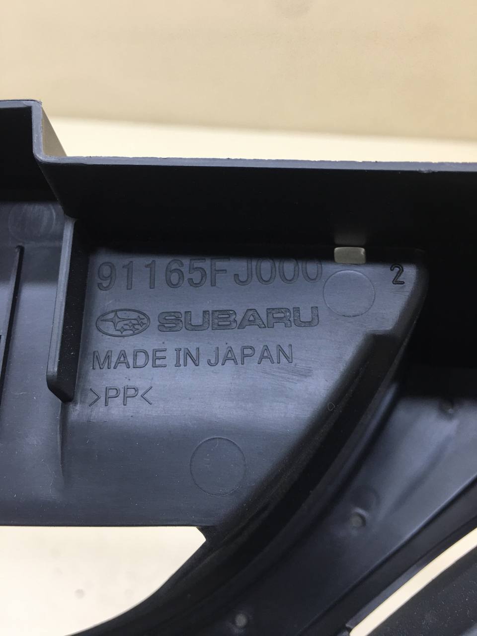 Кронштейн решетки радиатора Subaru Impreza (G13/G23) 2012-2016