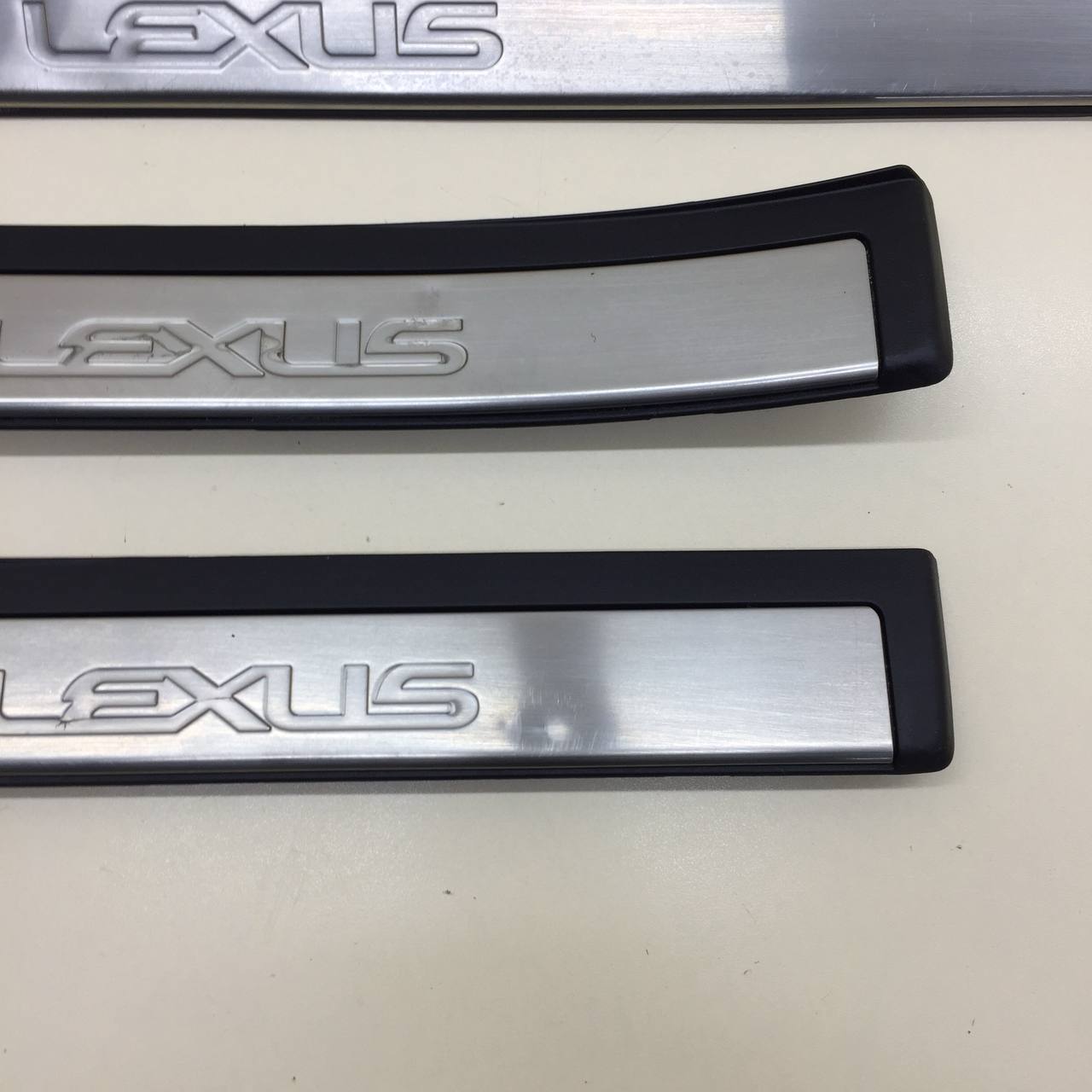 Накладка порога (внутренняя) Lexus ES (SV60) 2012>