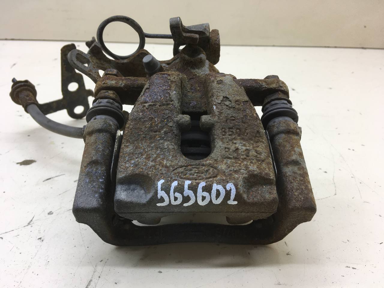 Суппорт задний левый Ford Mondeo 4 2007-2015