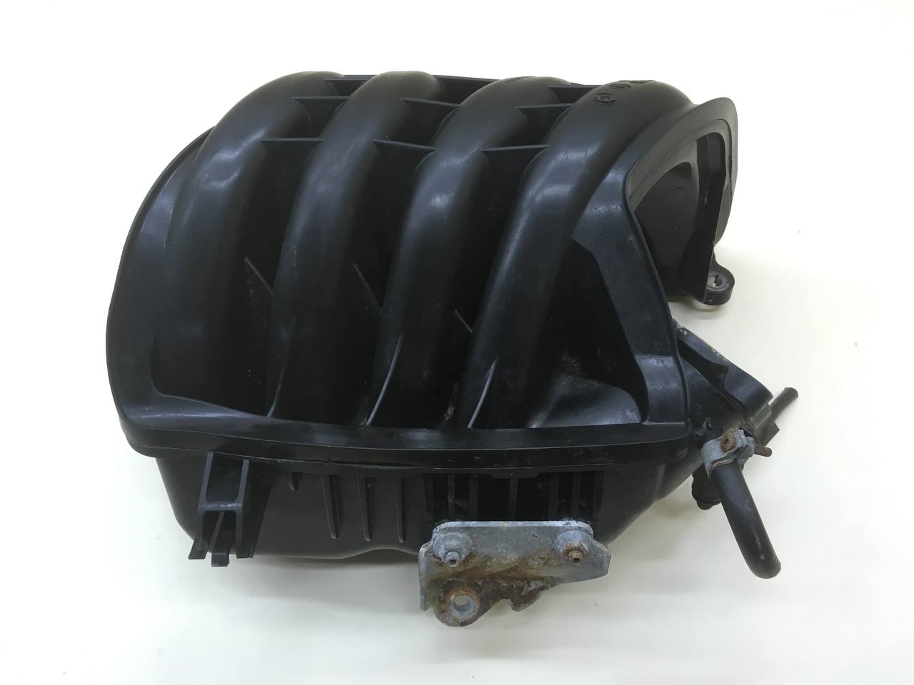 Коллектор впускной Lada Granta 2011>