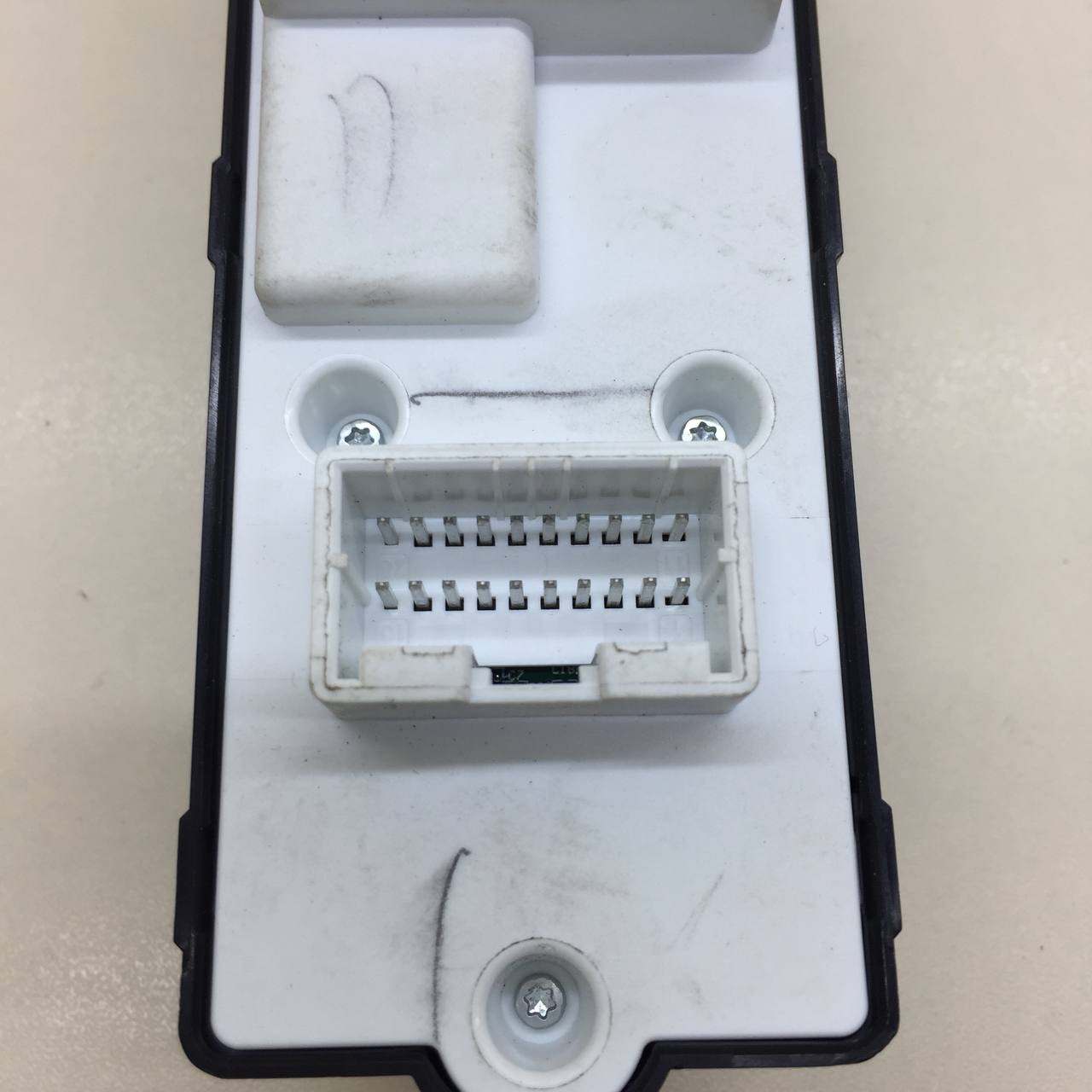 Блок управления стеклоподъемниками Changan UNI-K 2020>