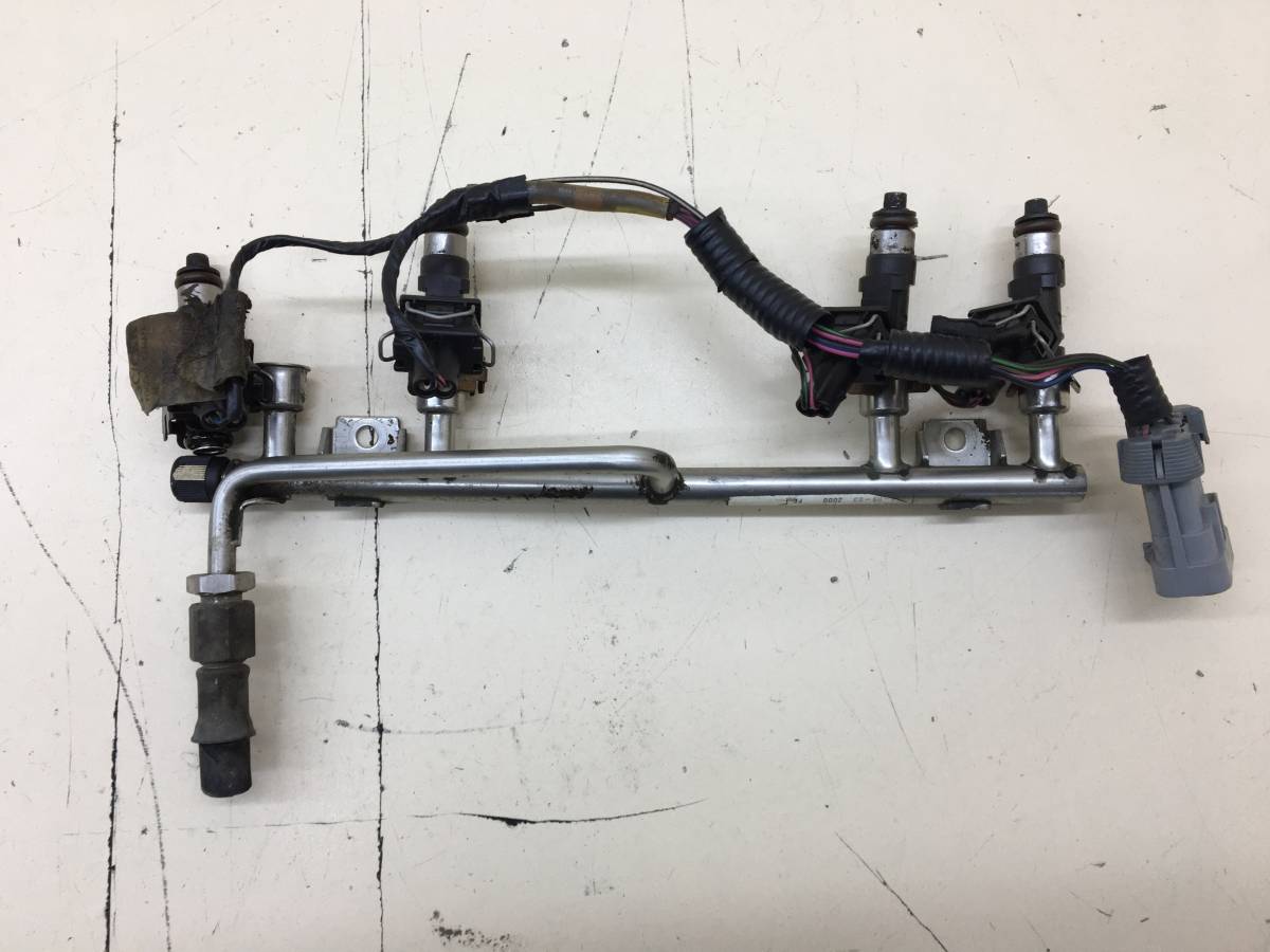 Рейка топливная (рампа) Chevrolet Niva 2002-2009