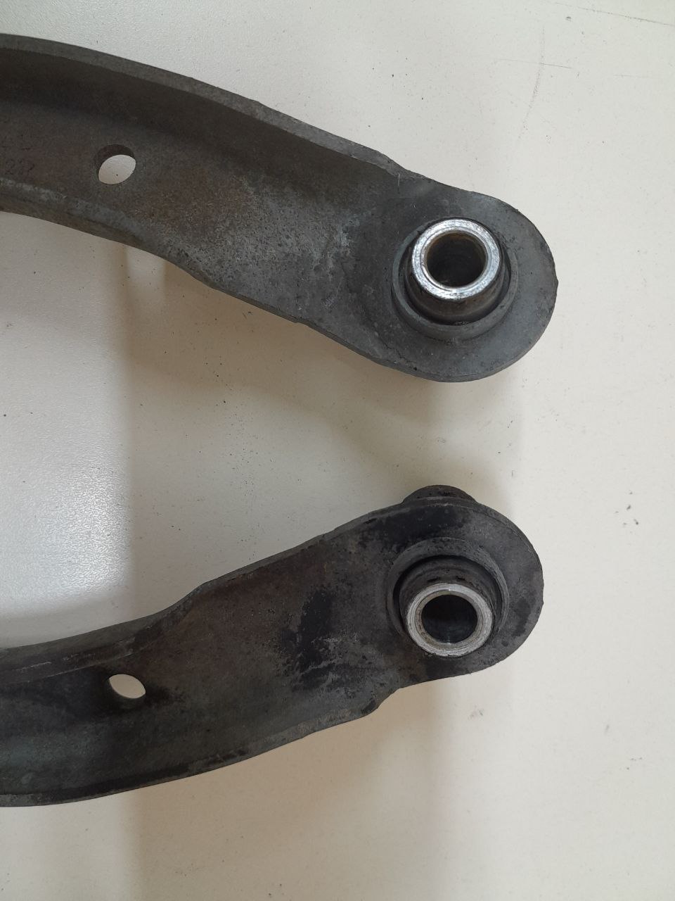 Кронштейн передней балки Nissan Note (E11) 2006-2013 Кронштейн передней балки Nissan Note (E11) 2006-2013
