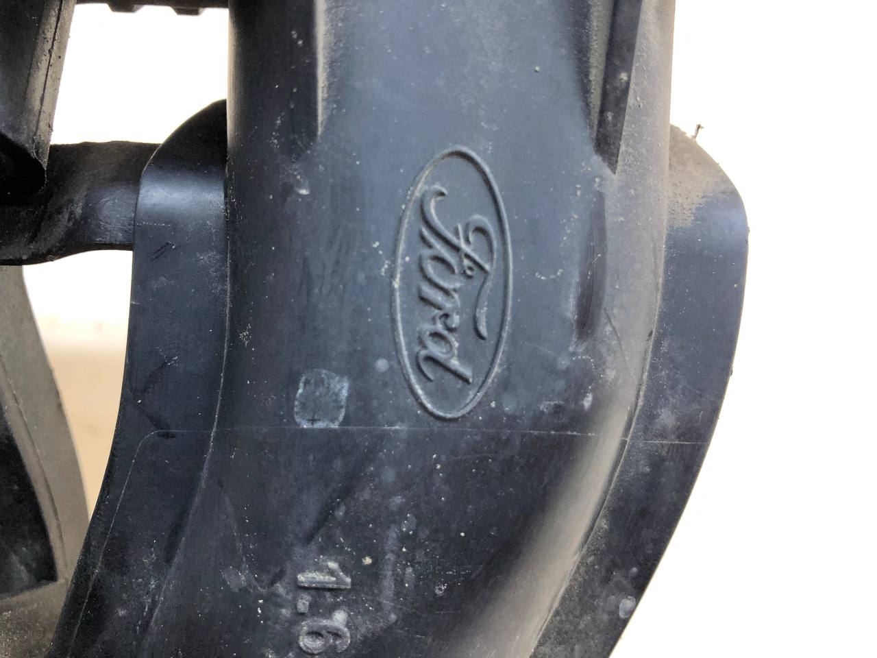 Коллектор впускной Ford Focus 3 2011> Коллектор впускной Ford Focus 3 2011>