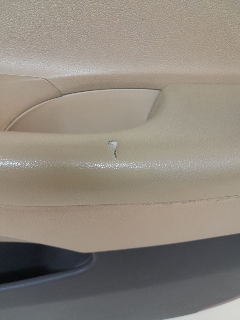 Обшивка двери передней правой Hyundai Sonata 6 (YF) 2010-2014