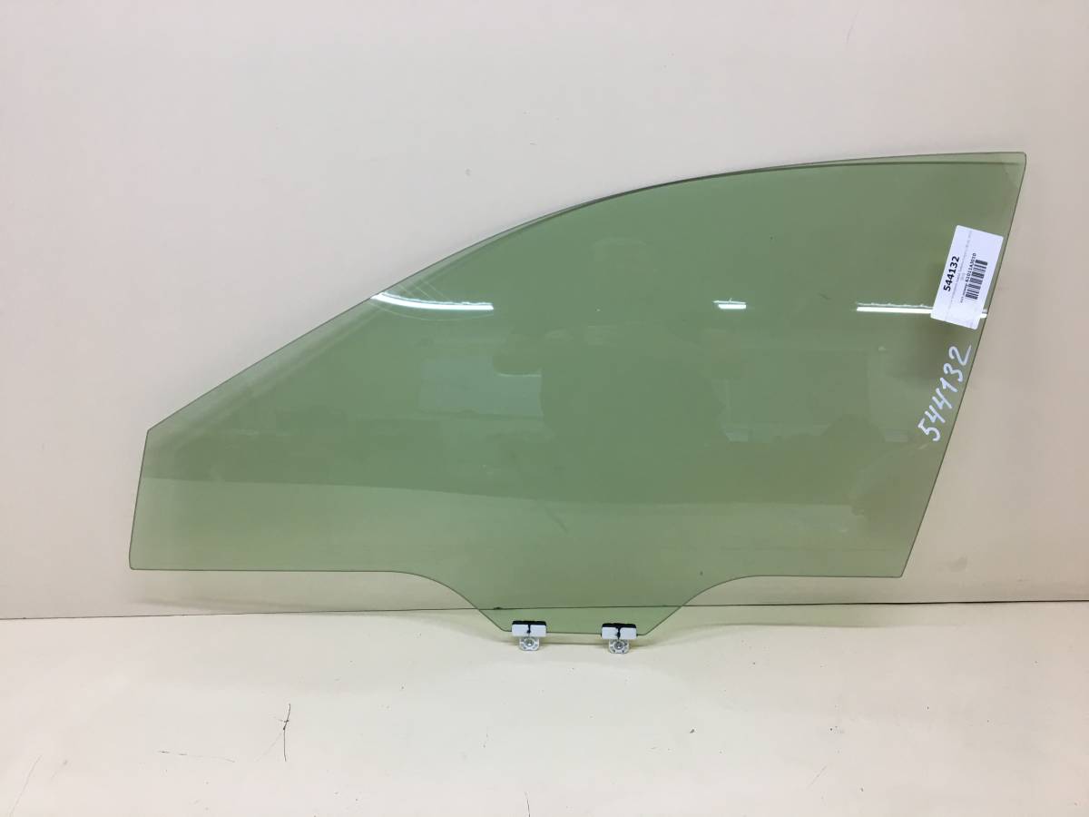 Стекло двери передней левой Subaru Legacy (B14) 2010-2015
