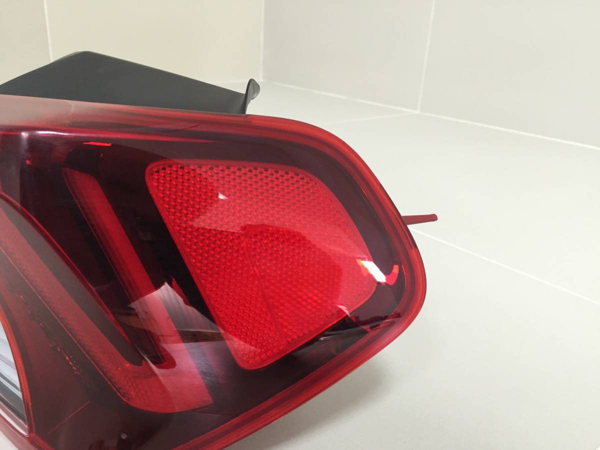 Фонарь задний наружный правый Kia K5 2019>