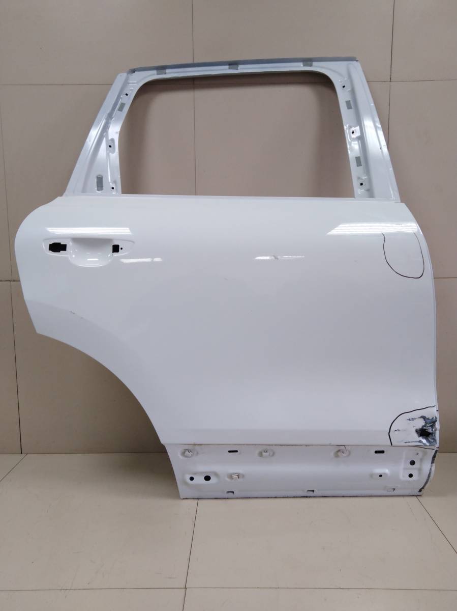 Дверь задняя правая Volkswagen Touareg (7P) 2010> Дверь задняя правая Volkswagen Touareg (7P) 2010>