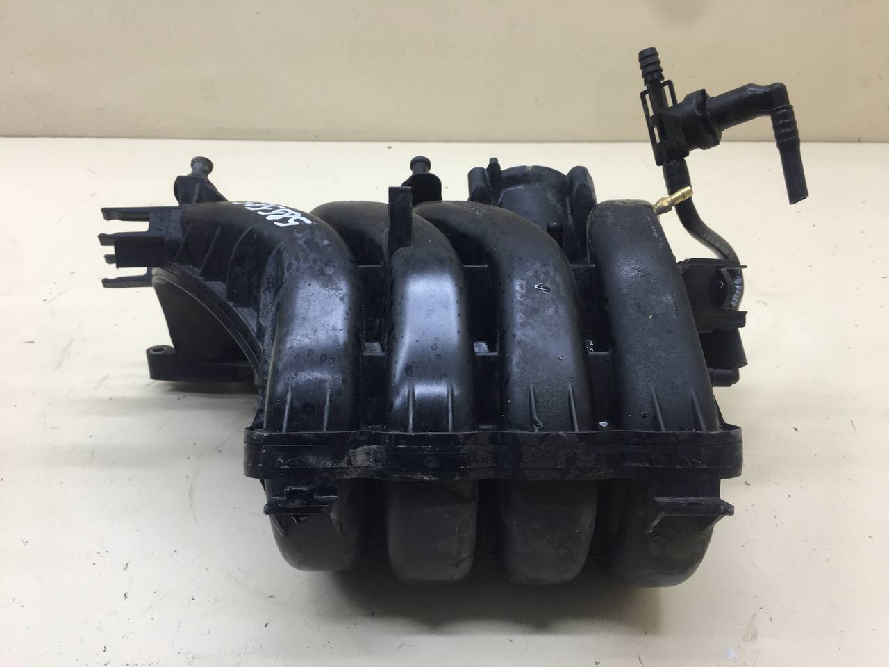 Коллектор впускной Volkswagen Polo (MK5) 2011-2020 Коллектор впускной Volkswagen Polo (MK5) 2011-2020