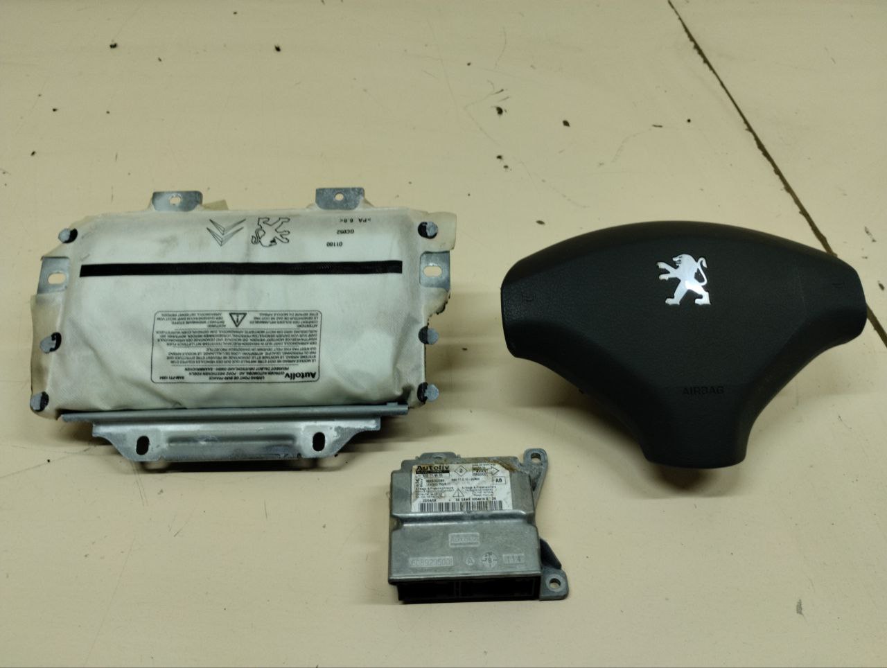 Подушка безопасности (комплект) Peugeot 308 2007>
