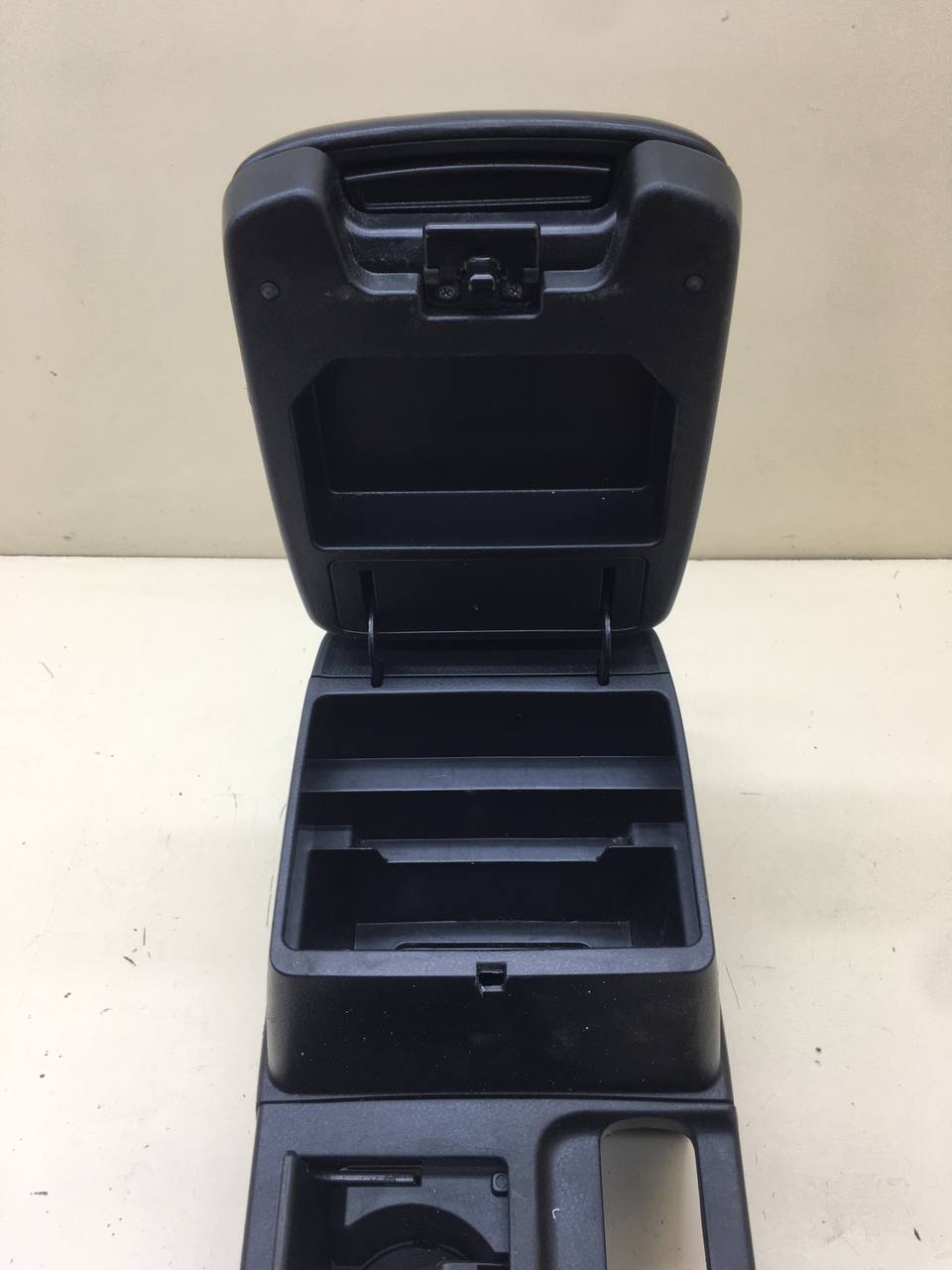 Консоль центральная Suzuki Grand Vitara 2005-2015