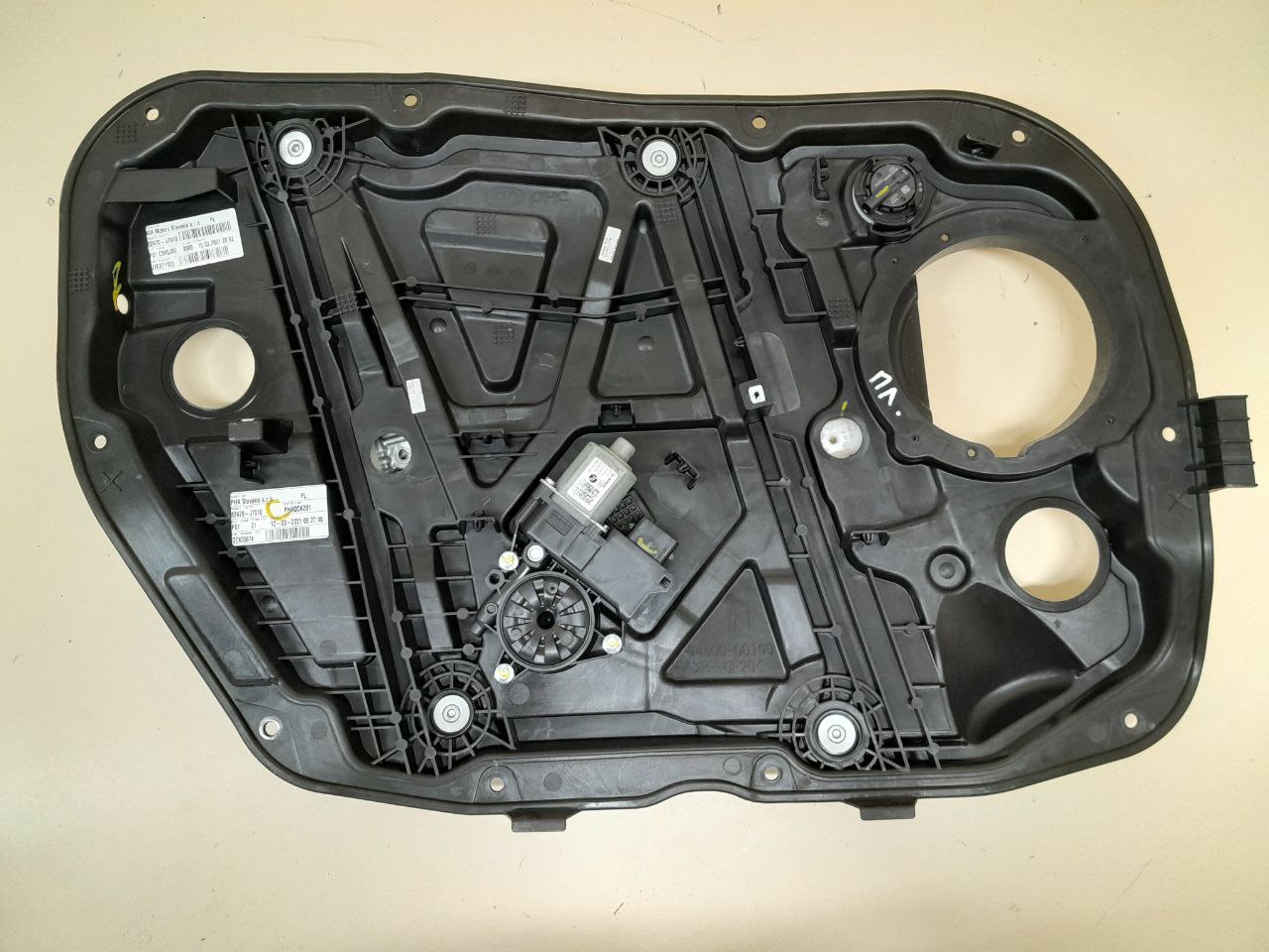 Стеклоподъемник электр. передний левый Kia Xceed 2019-2023