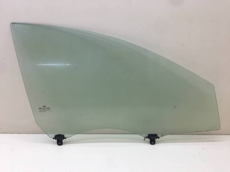 Стекло двери передней правой Kia Cerato (TD) 2009-2013