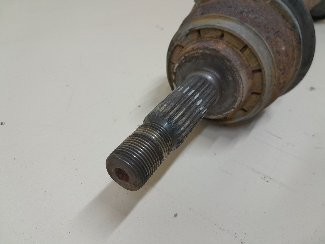 Полуось передняя левая Renault Logan (1) 2005-2014