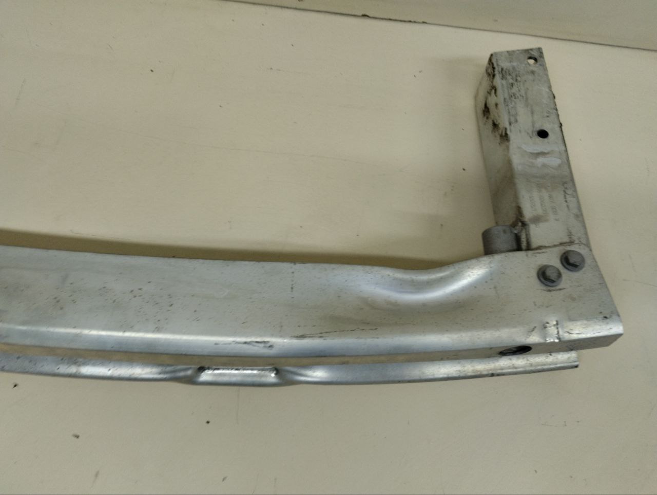 Усилитель заднего бампера Audi Q5 (8R) 2008-2017