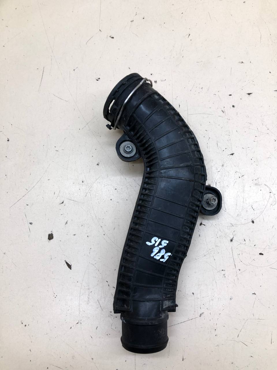 Патрубок интеркулера Volkswagen Jetta (A5) 2006-2011 Патрубок интеркулера Volkswagen Jetta (A5) 2006-2011