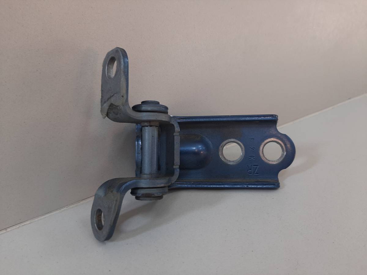 Петля двери задней правой нижняя Subaru Impreza (G12) 2007-2012 Петля двери задней правой нижняя Subaru Impreza (G12) 2007-2012