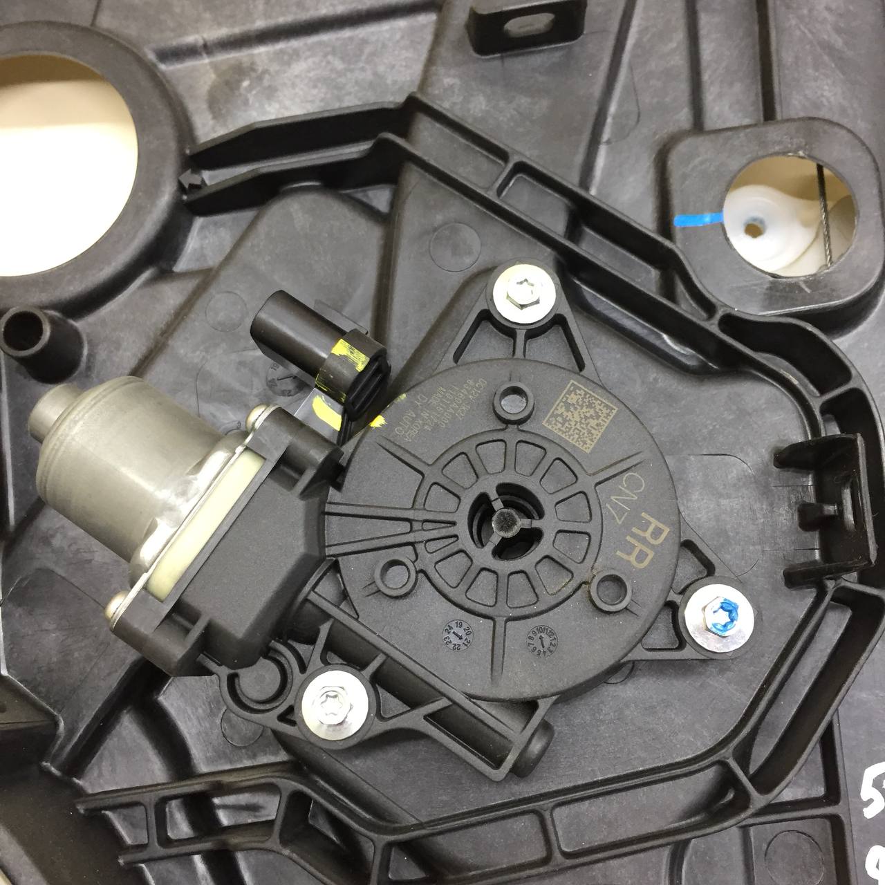 Стеклоподъемник электр. задний правый Hyundai Elantra (CN7) 2020>