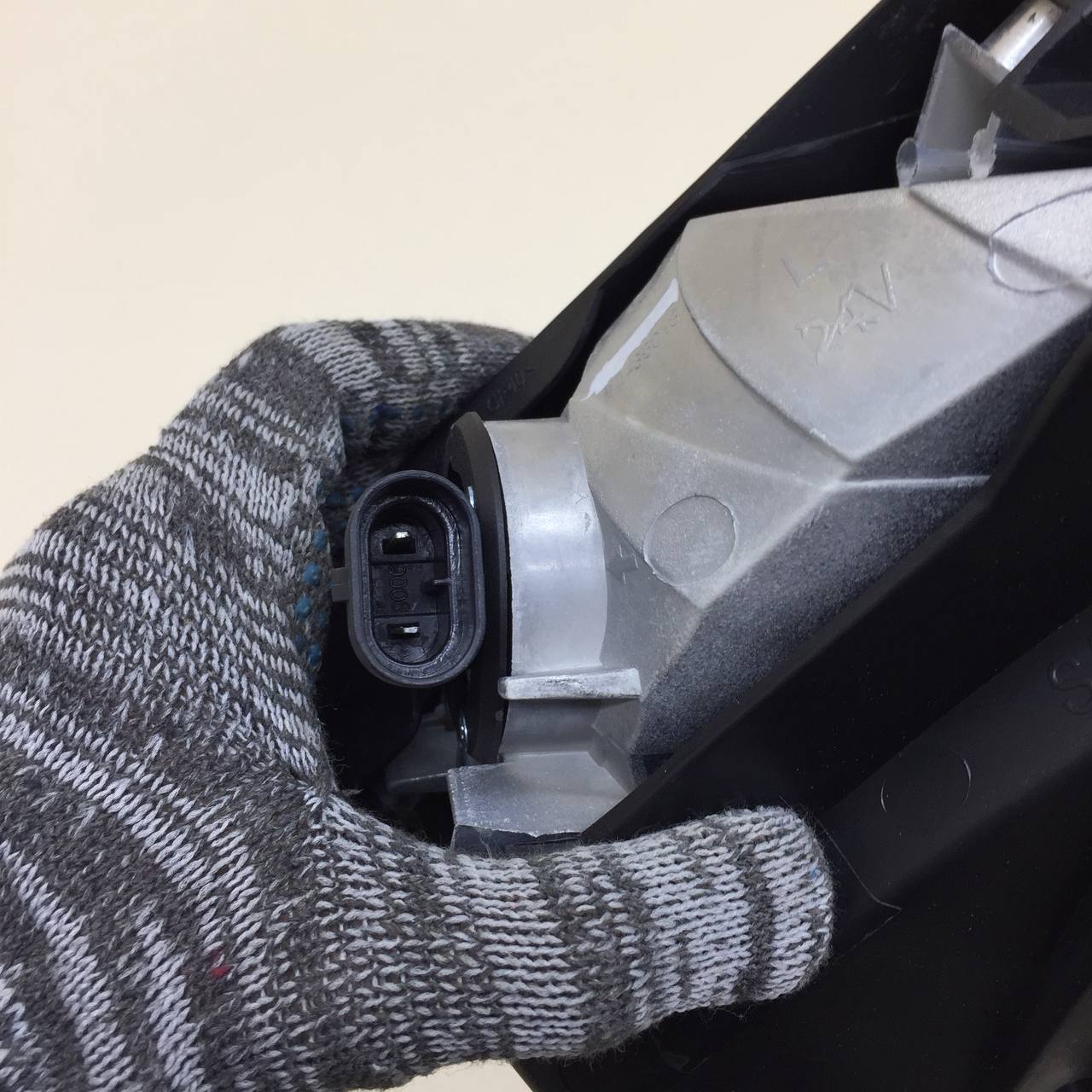 Фара противотуманная левая Mazda Mazda 3 (BL) 2009-2013