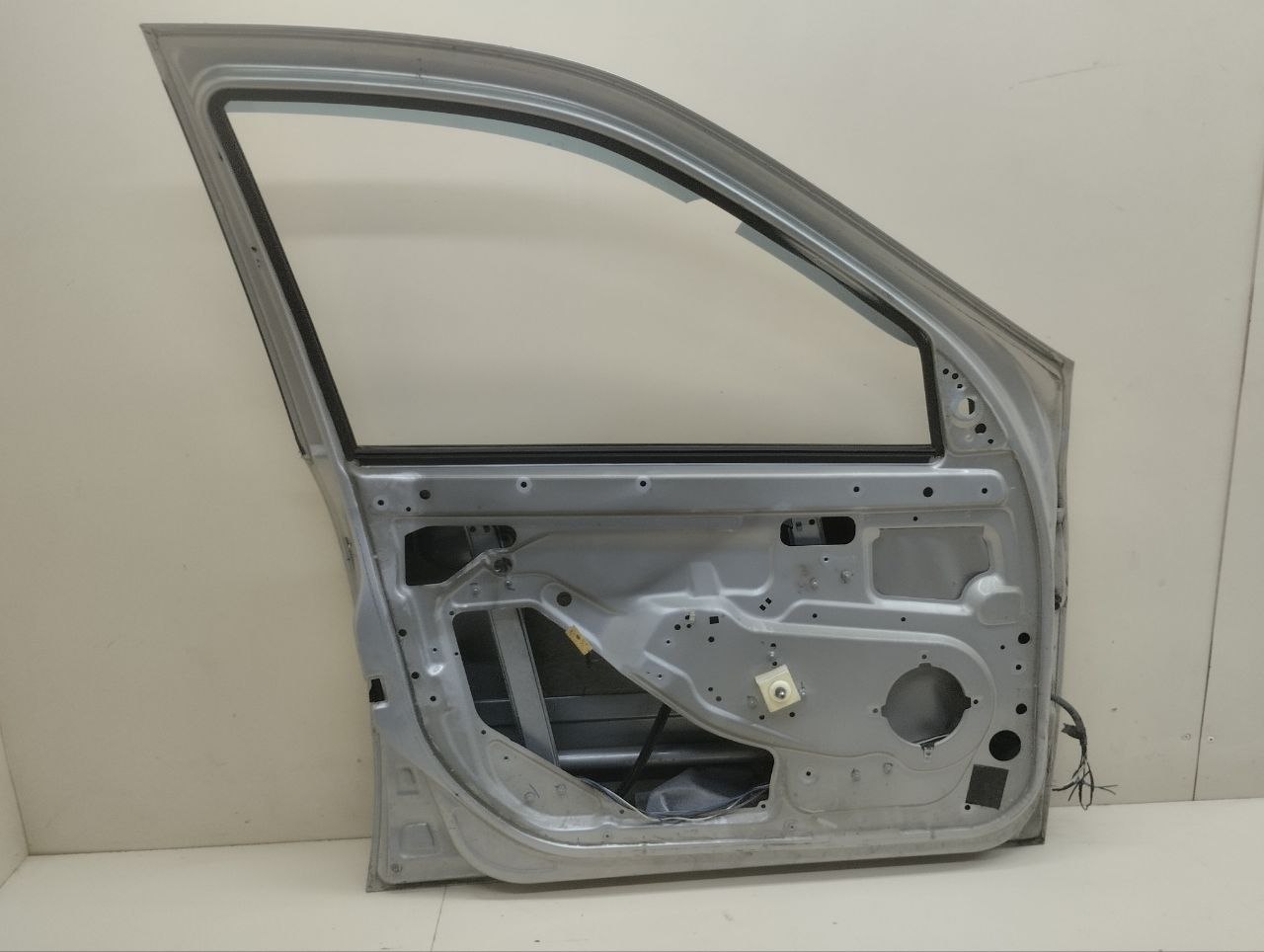 Дверь передняя левая Lada Granta 2011>
