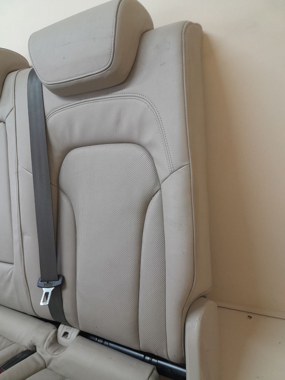 Сиденье заднее Audi Q5 (8R) 2008-2017 Сиденье заднее Audi Q5 (8R) 2008-2017