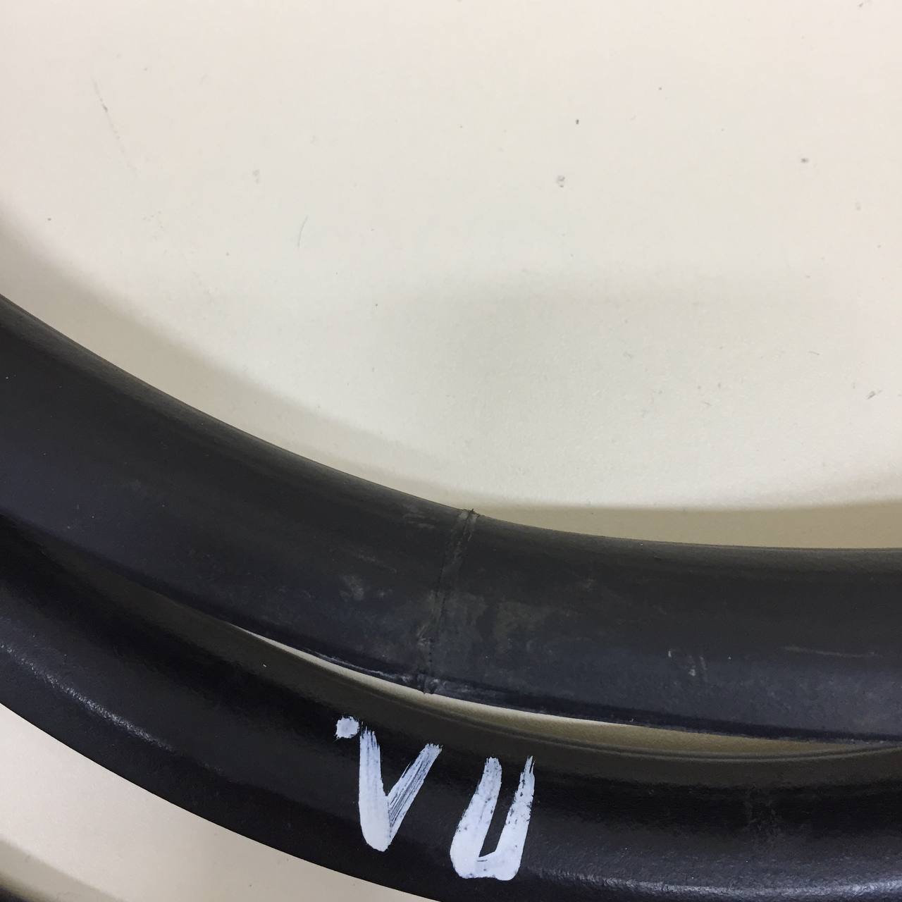 Уплотнитель проема двери передней левой Chevrolet Cobalt (T250) 2011-2015