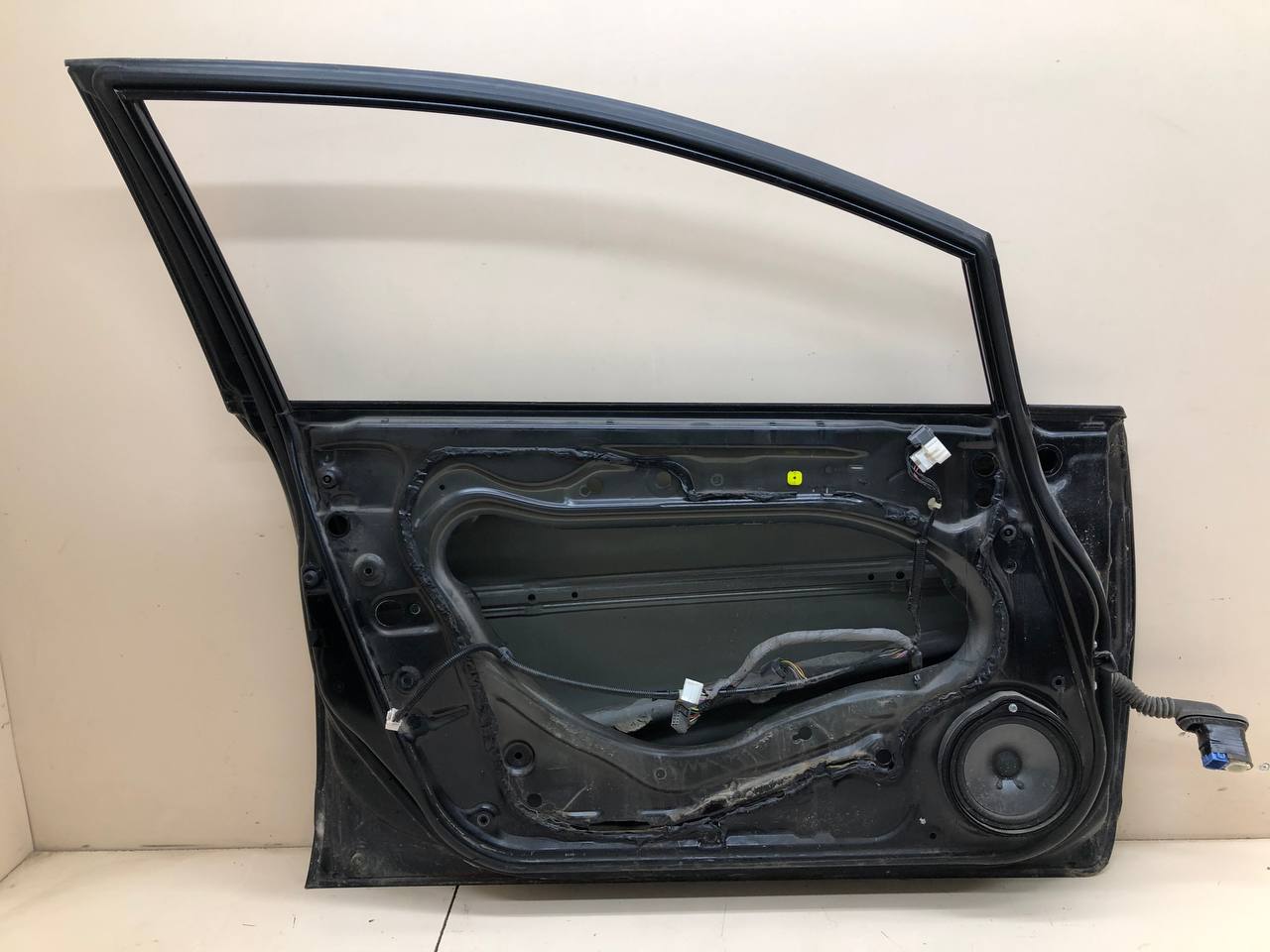 Дверь передняя левая Honda Civic 4D 2006-2012