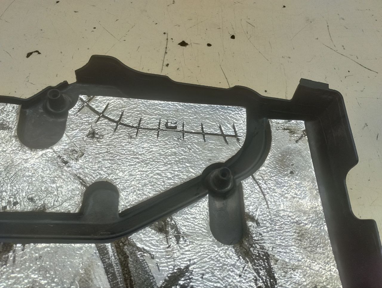 Крышка двигателя декоративная Lada Priora 2007-2018