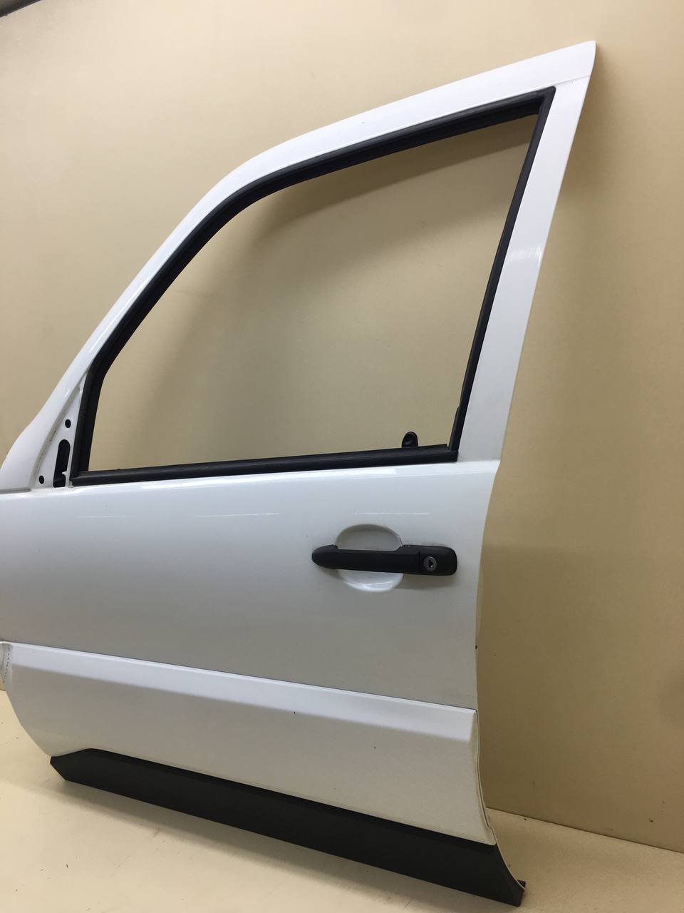 Дверь передняя левая Lada  Niva Travel 2020>