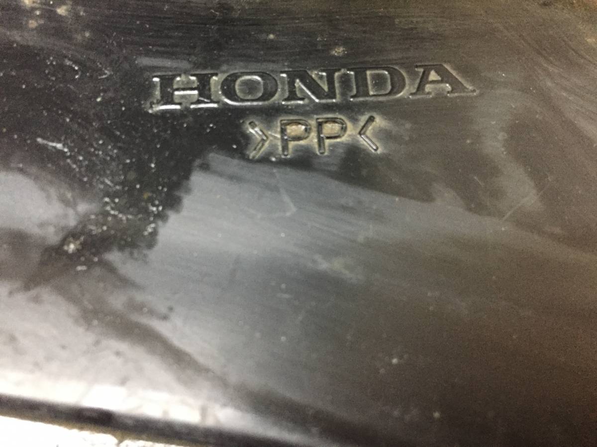 Решетка в бампер центральная Honda Civic 4D 2006-2012