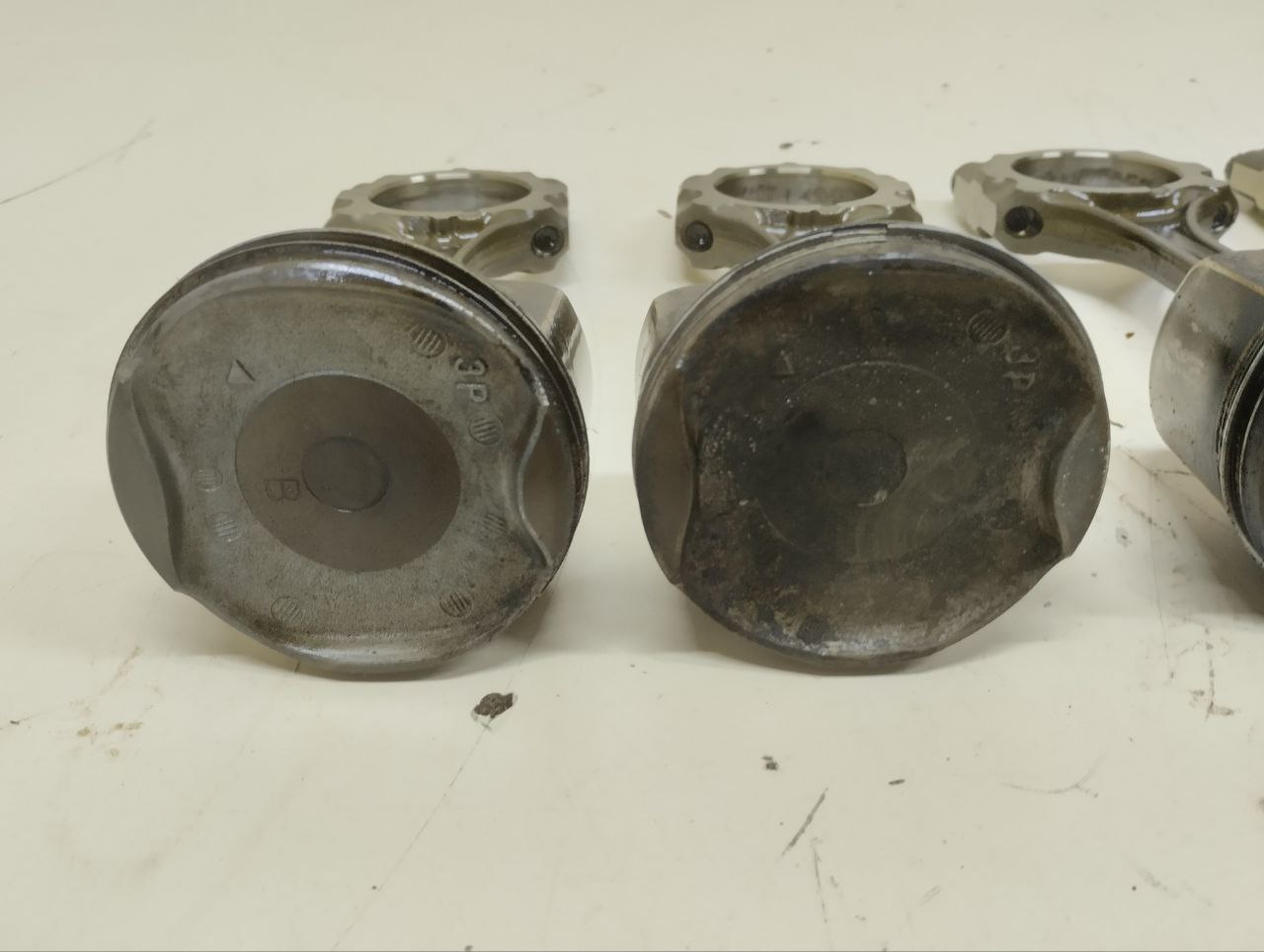 Поршень с шатуном Toyota Rav 4 (A30) 2006-2013 Поршень с шатуном Toyota Rav 4 (A30) 2006-2013