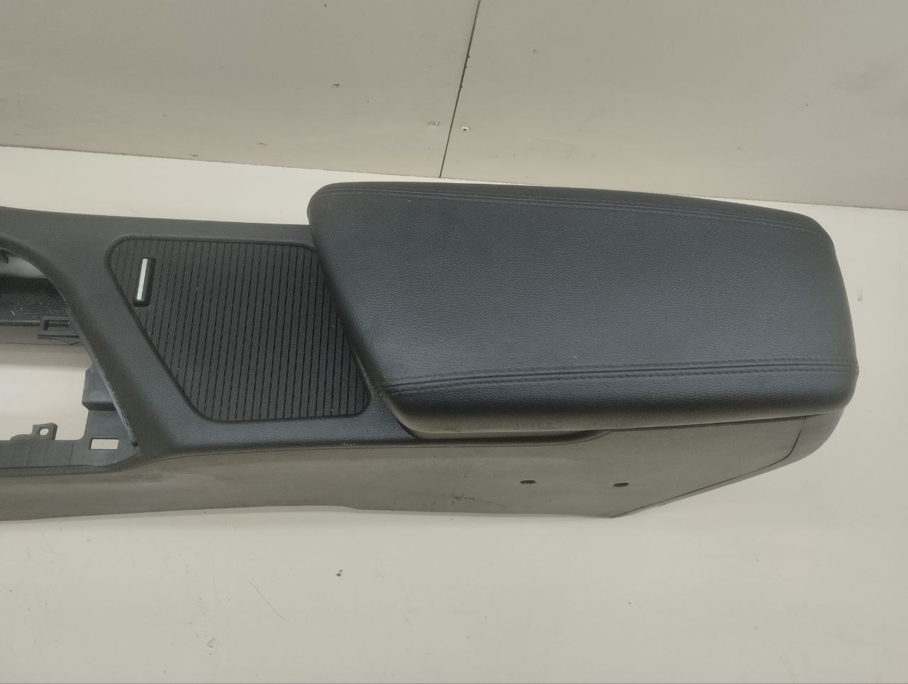 Консоль центральная Kia Optima 3 (TF) 2010-2015 Консоль центральная Kia Optima 3 (TF) 2010-2015