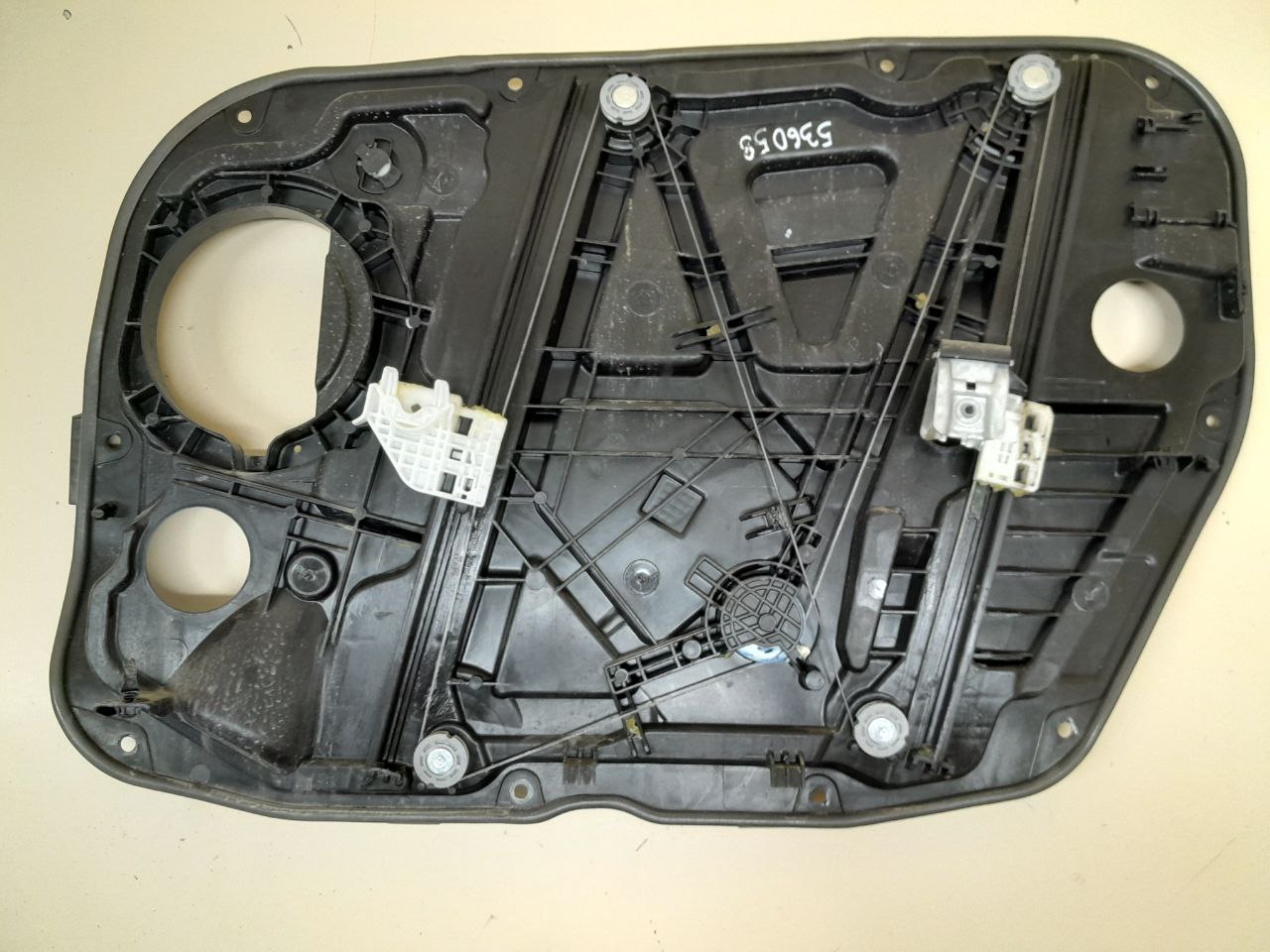 Стеклоподъемник электр. передний левый Kia Xceed 2019-2023