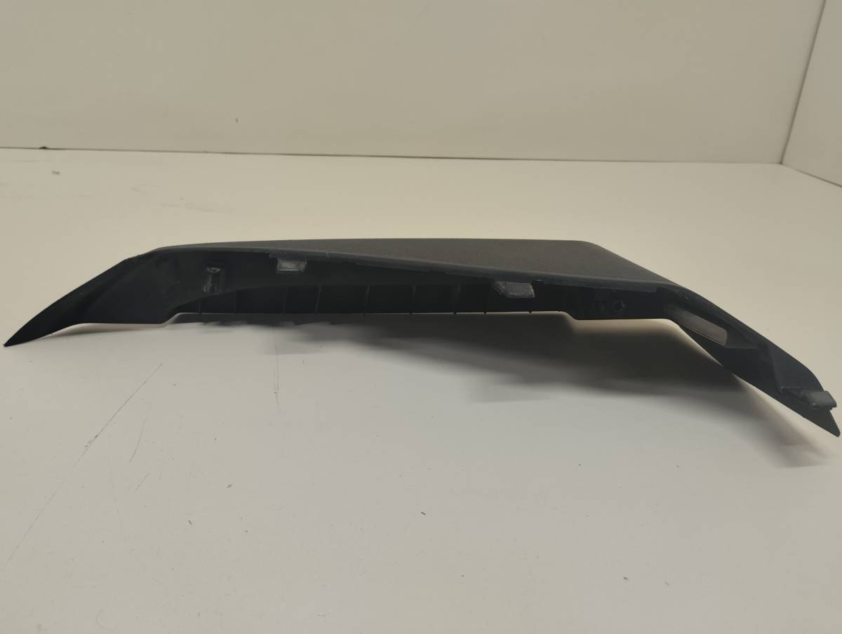 Держатель задней полки Opel Astra J 2010-2017 Держатель задней полки Opel Astra J 2010-2017